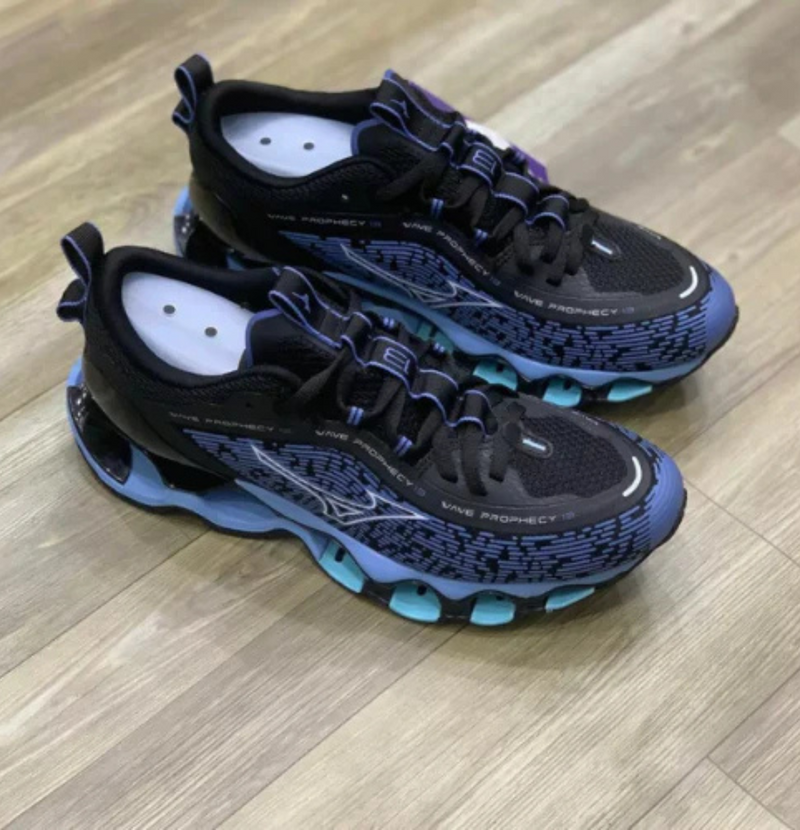 Mizuno Wave Prophecy 13