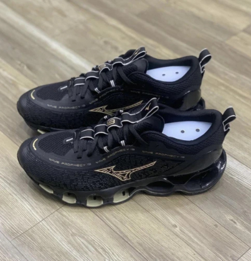 Mizuno Wave Prophecy 13