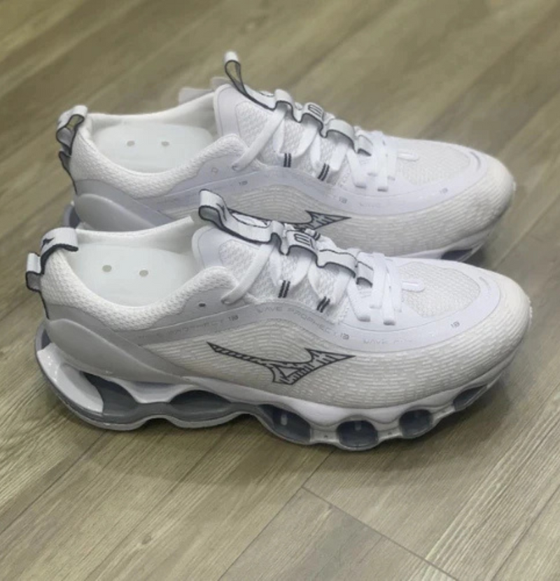 Mizuno Wave Prophecy 13