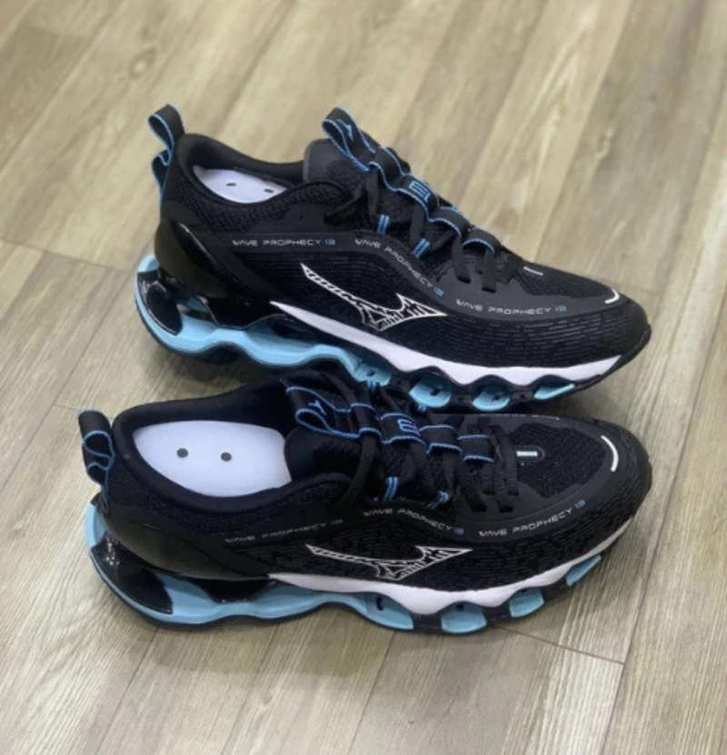 Mizuno Wave Prophecy 13