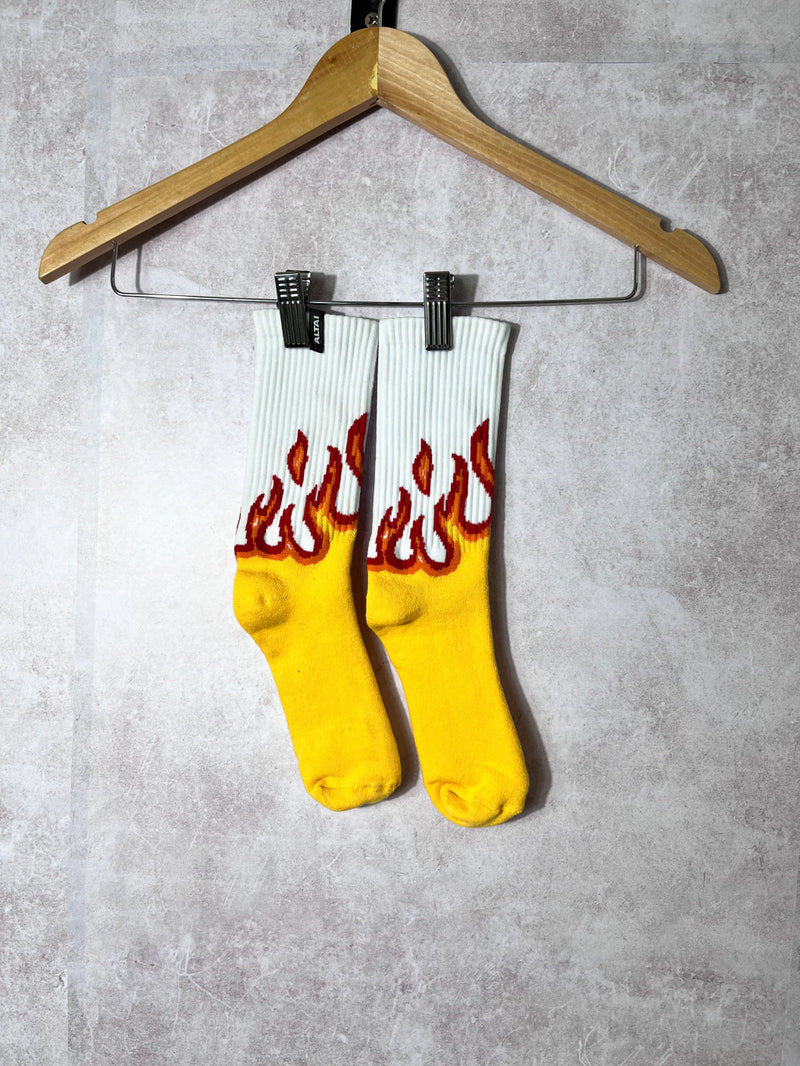 Meia Branca Trought The Flames 4 Altai